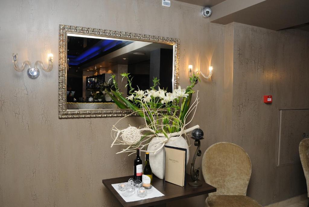 Hotel Arte Brzeg Exteriér fotografie