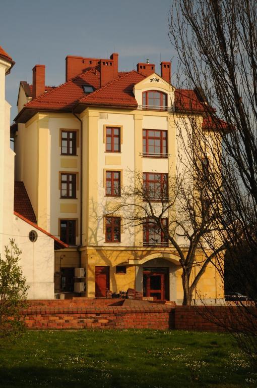Hotel Arte Brzeg Exteriér fotografie