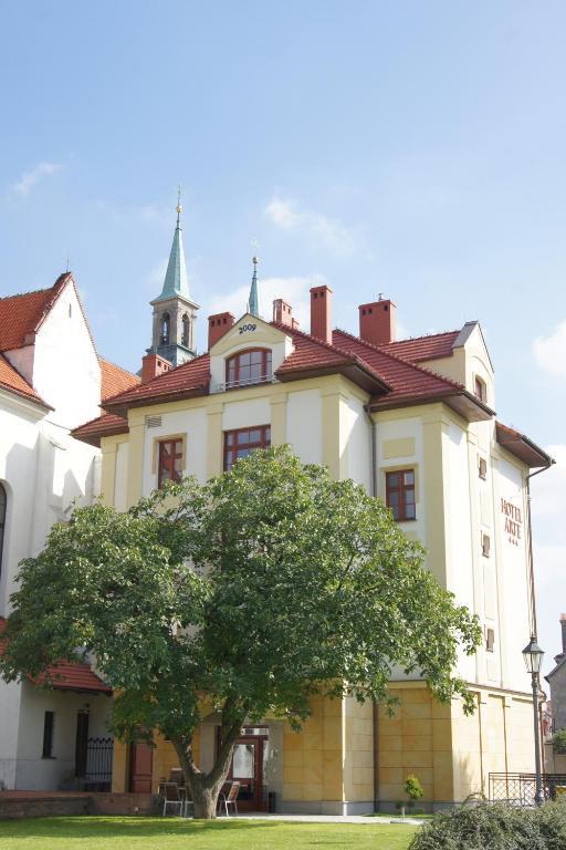 Hotel Arte Brzeg Exteriér fotografie