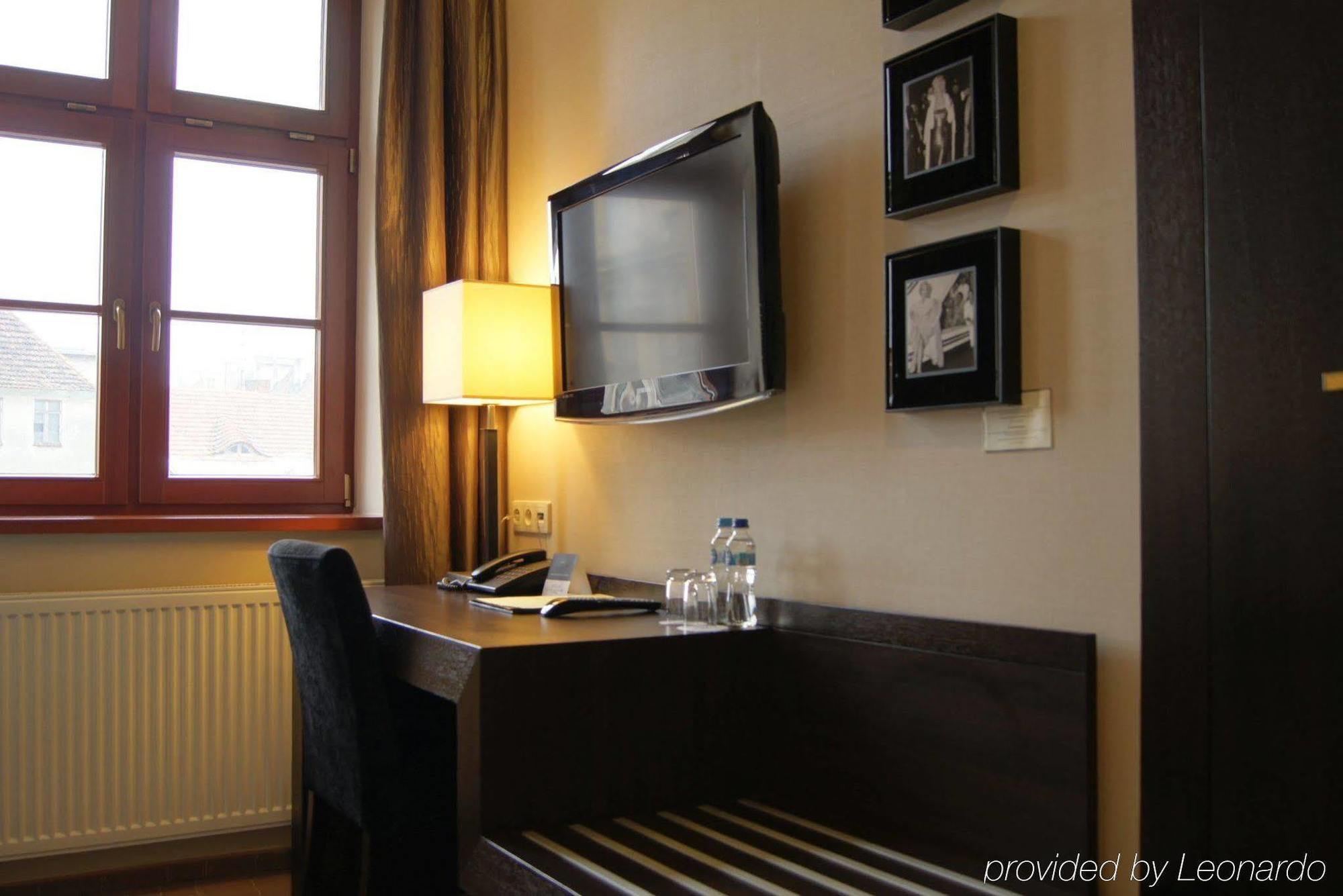 Hotel Arte Brzeg Exteriér fotografie