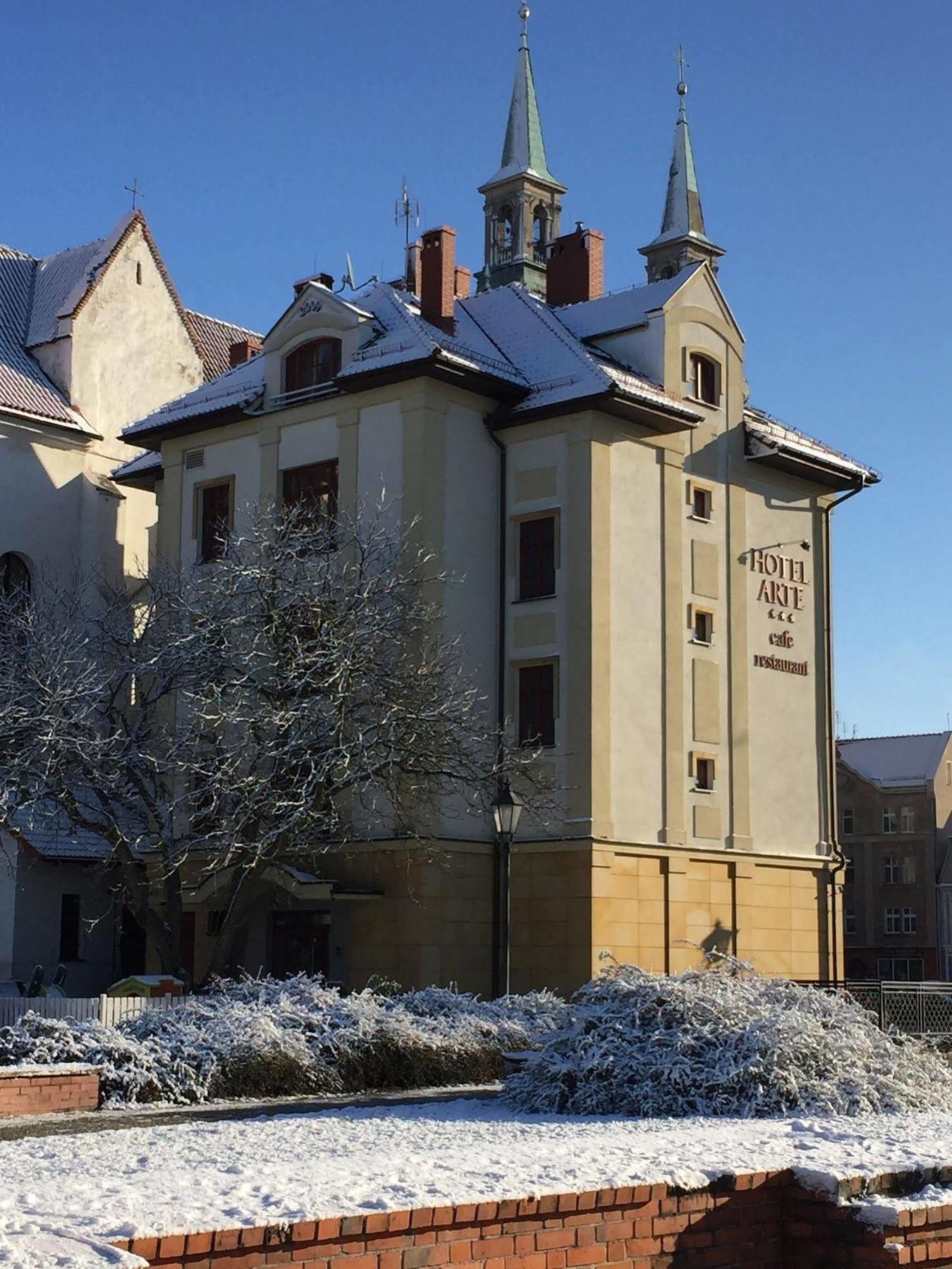 Hotel Arte Brzeg Exteriér fotografie